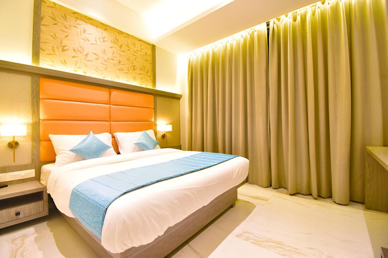 Glitz Hotels La Dahlia - Premium ธาเน ภายนอก รูปภาพ