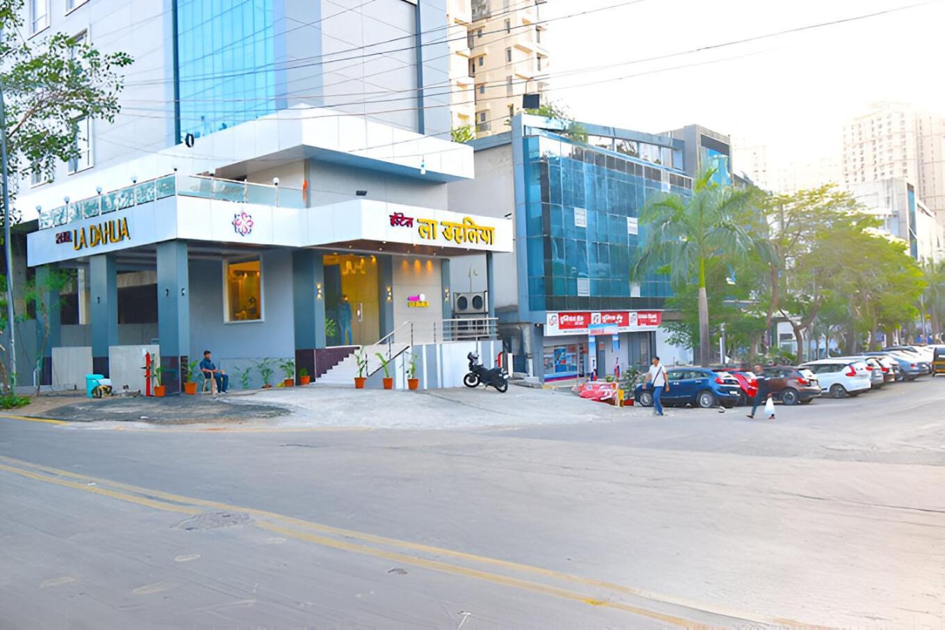 Glitz Hotels La Dahlia - Premium ธาเน ภายนอก รูปภาพ